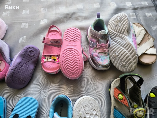 Детски обувки, включващ сандали, маратонки, чехли тип "крокс" и пантофи., снимка 9 - Детски обувки - 54234979