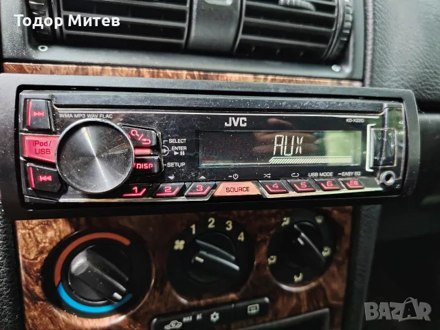 JVC KD-X220 usb, снимка 2 - Радиокасетофони, транзистори - 55671779