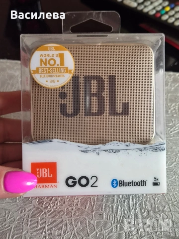 Тонколона JBL.