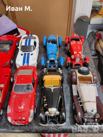 Колекционерски метални колички Burago , снимка 2 - Колекции - 54339972