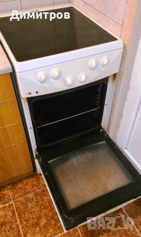 Готварска печка Gorenje с керамичен плот и с вентилатор, снимка 3 - Печки, фурни - 54779717