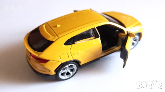 Lamborghini Urus Welly - Мащаб 1:34-39, снимка 12 - Колекции - 54969667