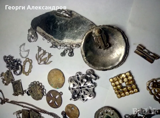 Колекция ПЕНДАРИ и ЕТНОГРАФСКИ УКРАШЕНИЯ За НОСИЯ Стари НАКИТИ За Украса МЕД БРОНЗ МОНЕТИ КЮСТЕК ..., снимка 13 - Антикварни и старинни предмети - 55398117