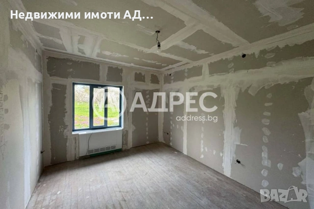 Двуетажна къща с двор в село Паламарца, снимка 3 - Къщи - 54177100