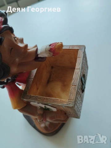 Продавам фигурка, снимка 4 - Декорация за дома - 54236699