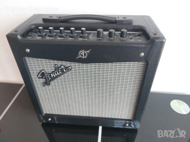 Усилвател / кубе Fender Mustang I v.2