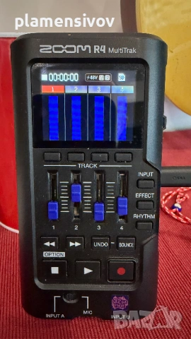 Zoom R4 - многоканален аудиорекордер с 32-bit float