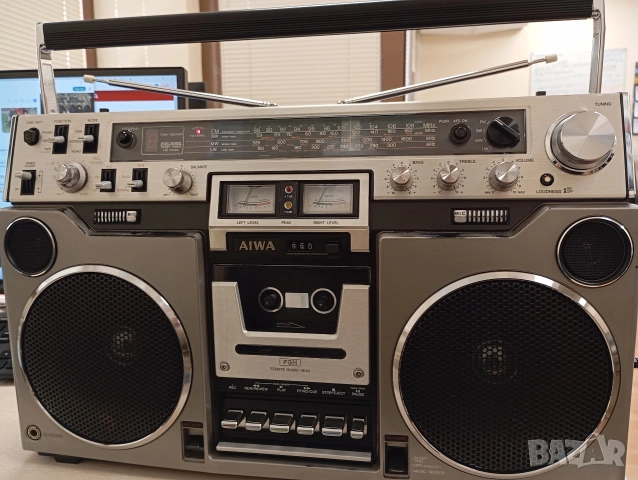 Радиокасетофон Aiwa TRP955 Boombox Ghettoblaster , снимка 2 - Радиокасетофони, транзистори - 54247477