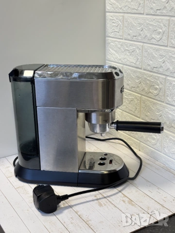 Кафемашина Delonghi Dedica EC685.M, снимка 2 - Кафемашини - 54402043