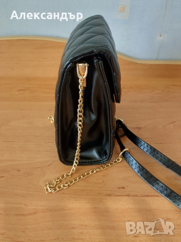 Малка черна дамска чанта, снимка 4 - Чанти - 54323900