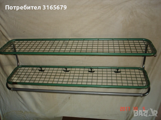 Продавам шведска стенна закачалка за дрехи 