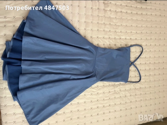 Рокля с гол гръб и връзки 