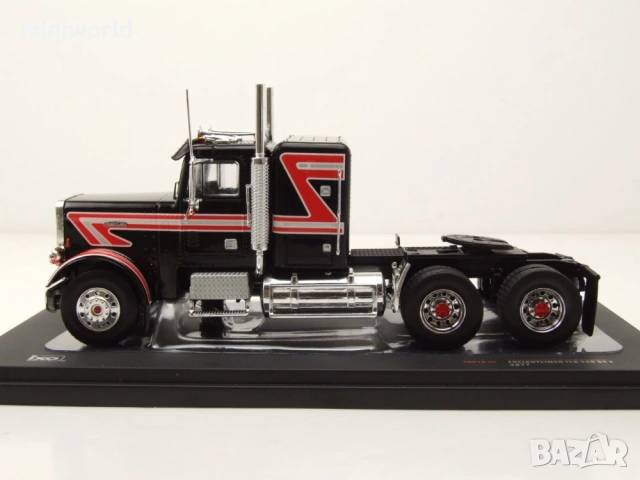 Freightliner FLC 120 64 T влекач 1977 - мащаб 1:43 на IXO Models моделът е нов в PVC дисплей-кейс, снимка 4 - Колекции - 54701060