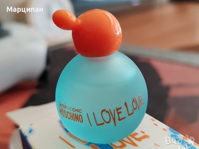 Moschino I love love 4.9ml mini, снимка 2 - Дамски парфюми - 54788616