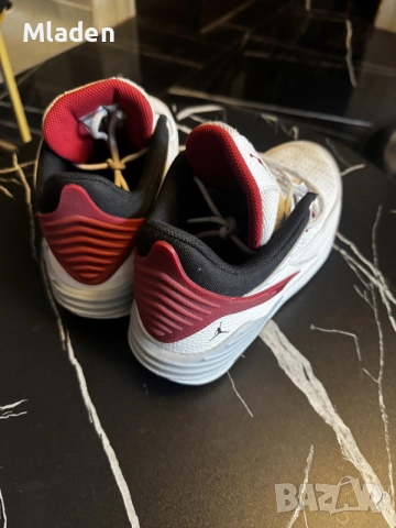 Nike Jordan Max Aura 5, снимка 3 - Маратонки - 55697872