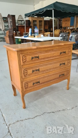 Масивен дъбов скрин с три чекмеджета, стил Рустик, снимка 3 - Шкафове - 54204427