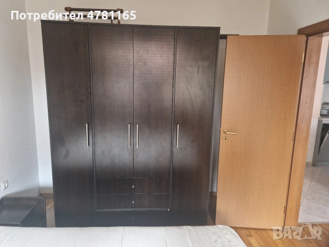 Продавам спалня с матрак и гардероб с две нощни шкафчета, снимка 2 - Спални и легла - 54076320