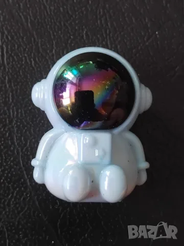 Фигурка Космонавт