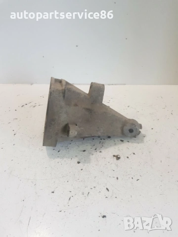 Конзола за закрепване на двигател 2.2 CDI дясна за Mercedes W906 Sprinter (2006-2010) A6462230304