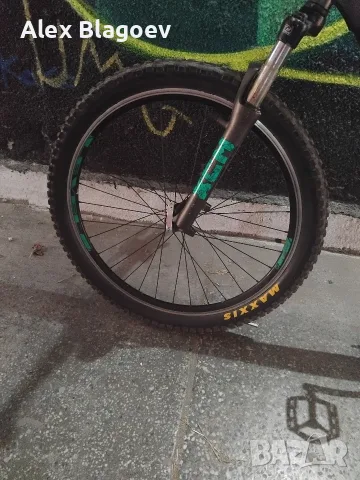 ПродавамDrag C1Comp green 26цола идва с допълнителна външна гума за нея можете да видите на снимките, снимка 3 - Велосипеди - 55666895