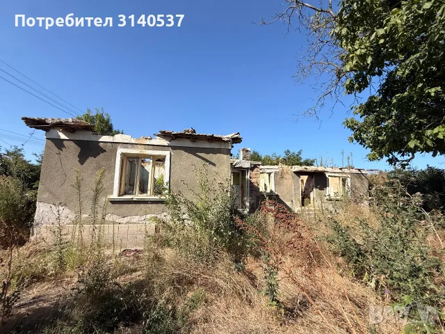 Къща с изгорял покрив на 20 км от морският бряг в Дуранкулак 