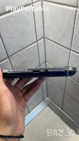 PS Vita PCH-1000 Sapphire Blue OLED Complete in Box, снимка 11 - PlayStation конзоли - 55671162