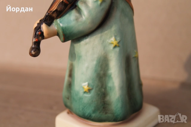 Немска порцеланова фигурка ''Goebel Hummel Figurine, Celestial Musician Violin Angel''188, снимка 13 - Колекции - 54056845