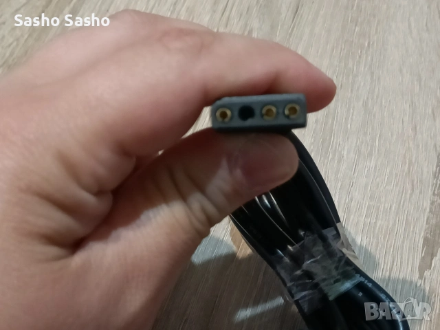 адаптер , снимка 2 - Кабели и адаптери - 54360205