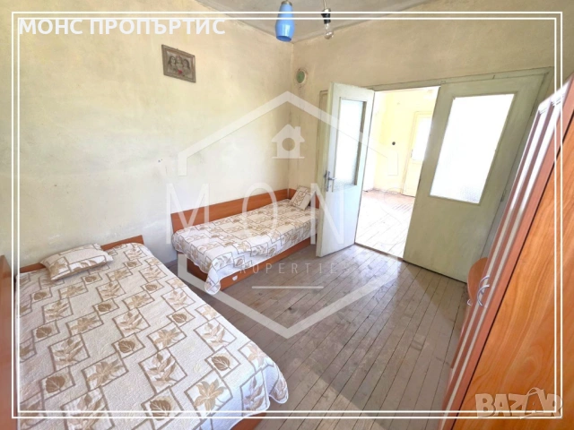Триетажна къща тип кооперация с двор и гаражи за продажба в гр. Севлиево, с. П. Славейков., снимка 3 - Къщи - 54817848