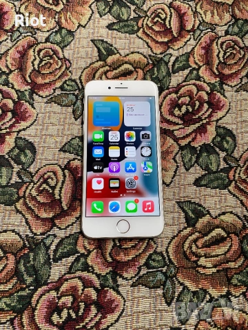 Продавам iPhone 7