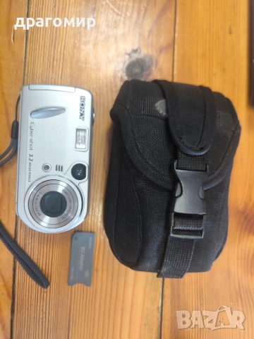 SONY Cyber-shot 3,2 MEGA PIXELS DSC-P72 