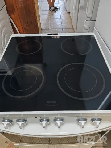 Свободно стояща печка с керамичен плот Voss Electrolux с две години гаранция! , снимка 2 - Печки, фурни - 55685379