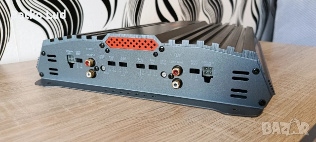 Усилвател JBL DA3504, снимка 4 - Ресийвъри, усилватели, смесителни пултове - 54382294