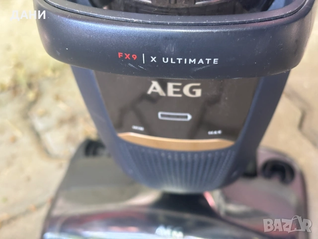 Безжична прахосмукачка AEG със стойка и зарядно, снимка 5 - Прахосмукачки - 54439240