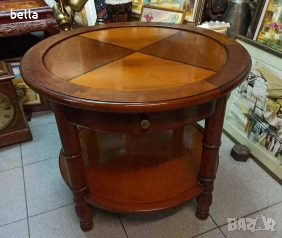 Стилна масивна маса- Швейцария !