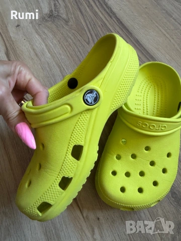 Оригинални електрикави цветни чехли Crocs ! 33 н, снимка 2 - Детски сандали и чехли - 53761183