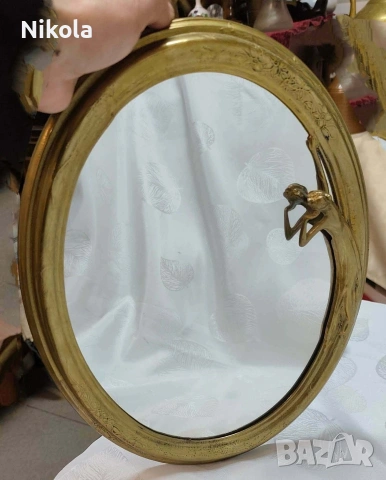 Антикварно настолно огледало с богата орнаментика