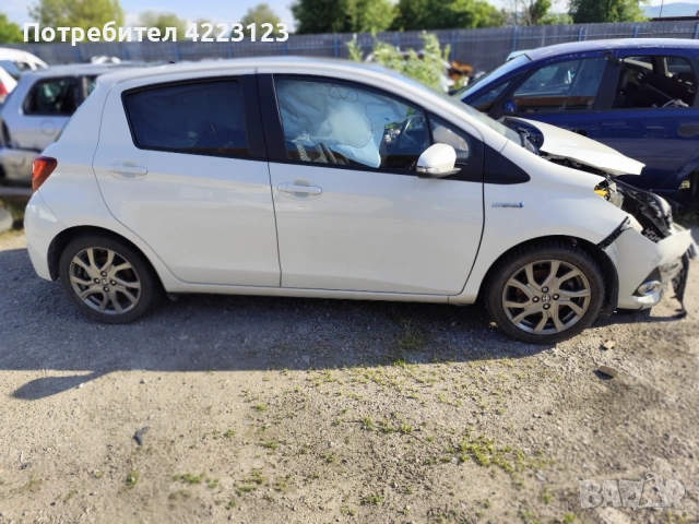 Toyota Yaris hybrid , снимка 7 - Автомобили и джипове - 54543628