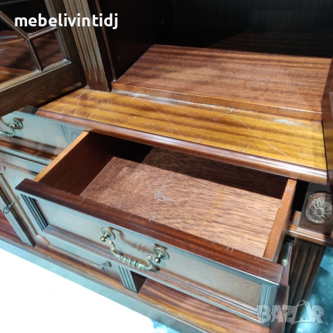 Витрина-шкаф Chesterfield махагон, снимка 8 - Секции и витрини - 53432459