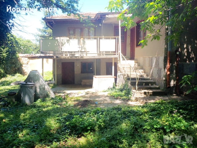 Продавам къща с двор в село Лесичово, снимка 12 - Къщи - 54223937