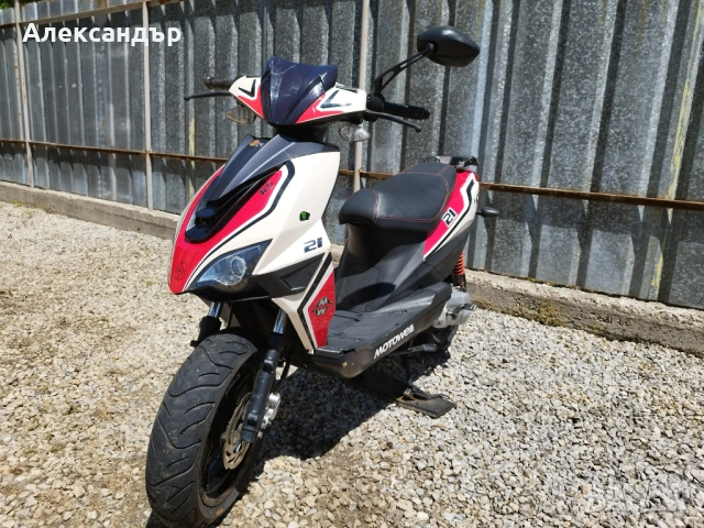 скутер Motowell RS 50