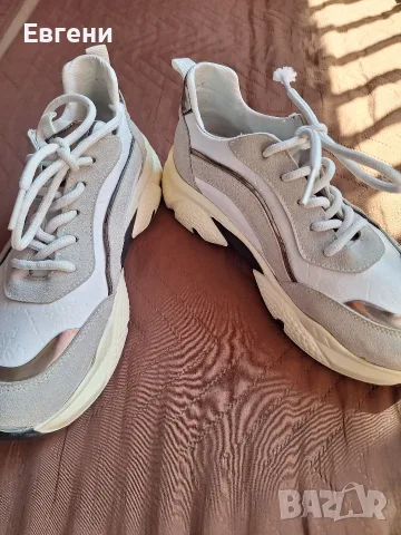 Маратонки Guess, снимка 2 - Маратонки - 55486779