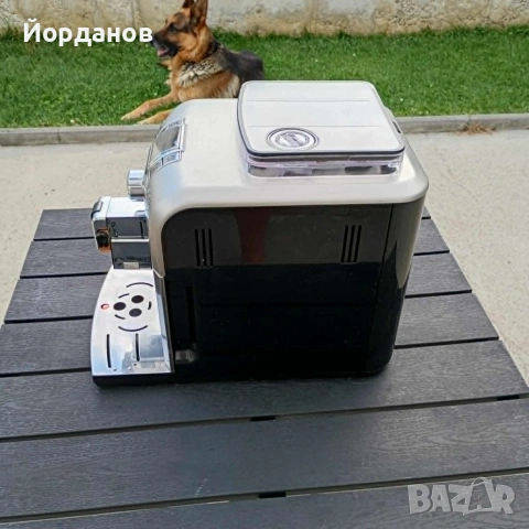 Кафемашина Saeco Syntia, снимка 5 - Кафемашини - 55165804