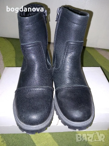 Топли кожени ботуши за момче, с вълна