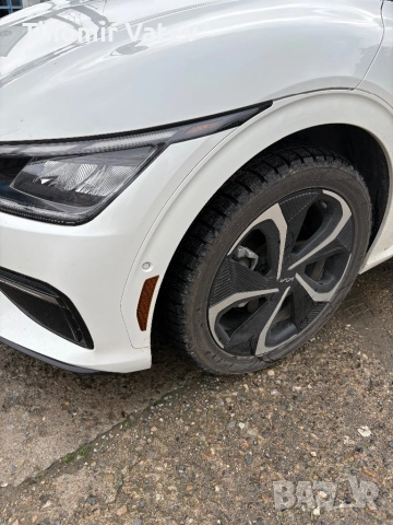 Зимни гуми за KIA EV 6  255/45/20, снимка 2 - Гуми и джанти - 54379911