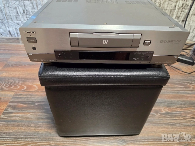 Продавам видео Sony DHR-1000VC , снимка 2 - Плейъри, домашно кино, прожектори - 55167968