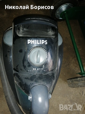 Продавам Philips прахосмукачка. Изкл. мощна и много малко е работила. 