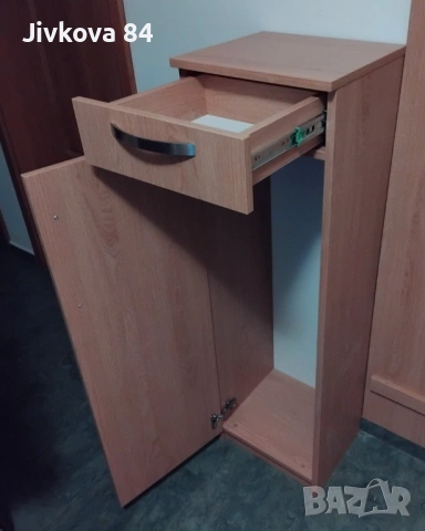 Продавам шкаф с чекмедже., снимка 2 - Шкафове - 54749787