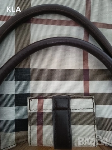 Оригинална чанта Burberry , снимка 6 - Чанти - 54943042