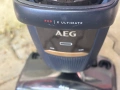 Безжична прахосмукачка AEG със стойка и зарядно, снимка 5